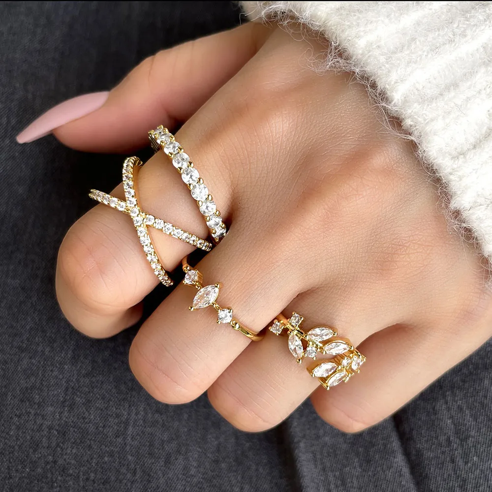 Mexican style 18-karat gold plated sterling silver ring Icy out leaf shape Adjustable  ring