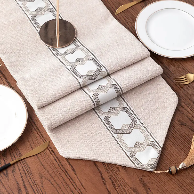 Minimalist Nordic Style Table Decor Elegant Pattern Tassel Table Cloth Jacquard Table Runner