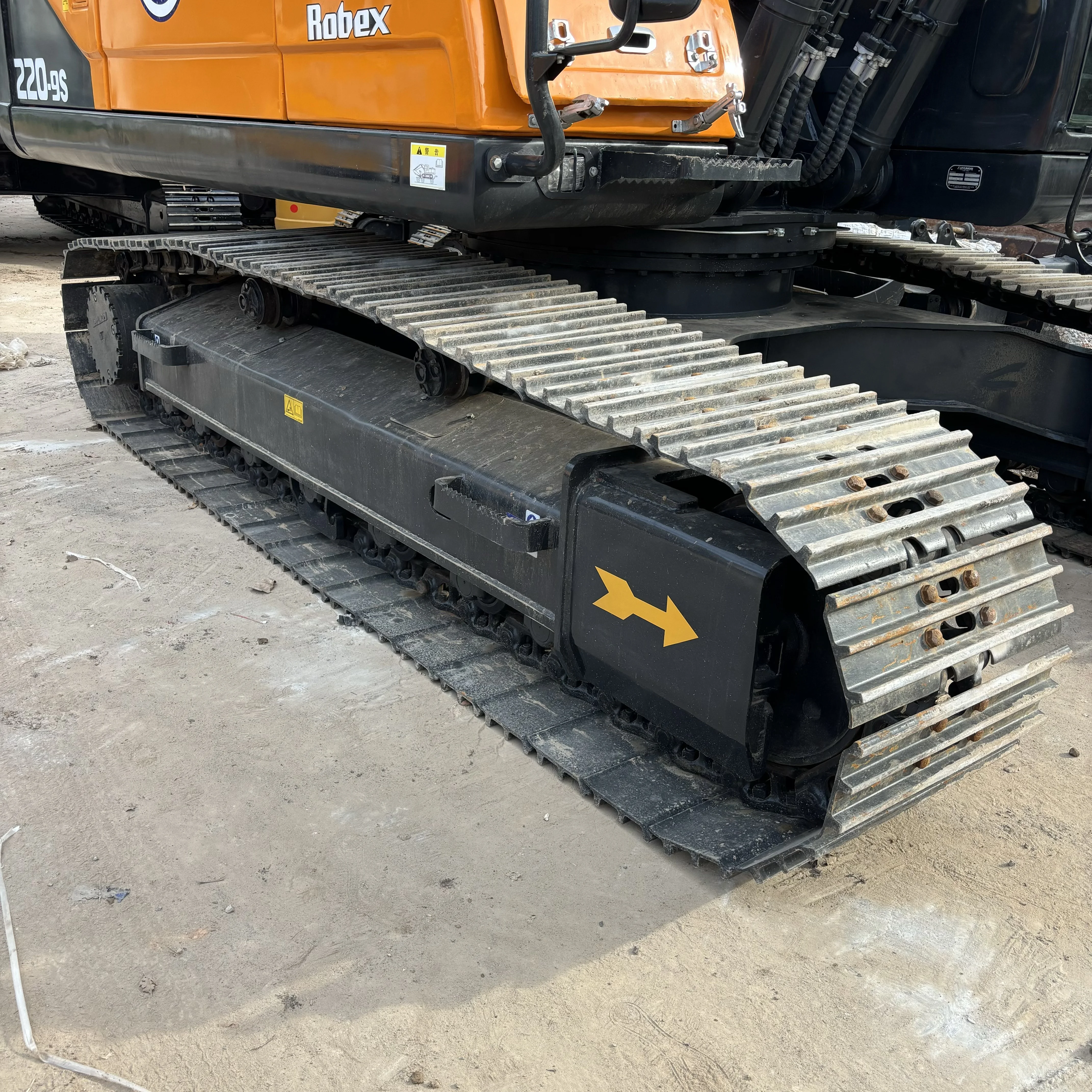 Used hyundai excavator 220lc 220 305LC hyundai excavator korea part machine cheap price for sale