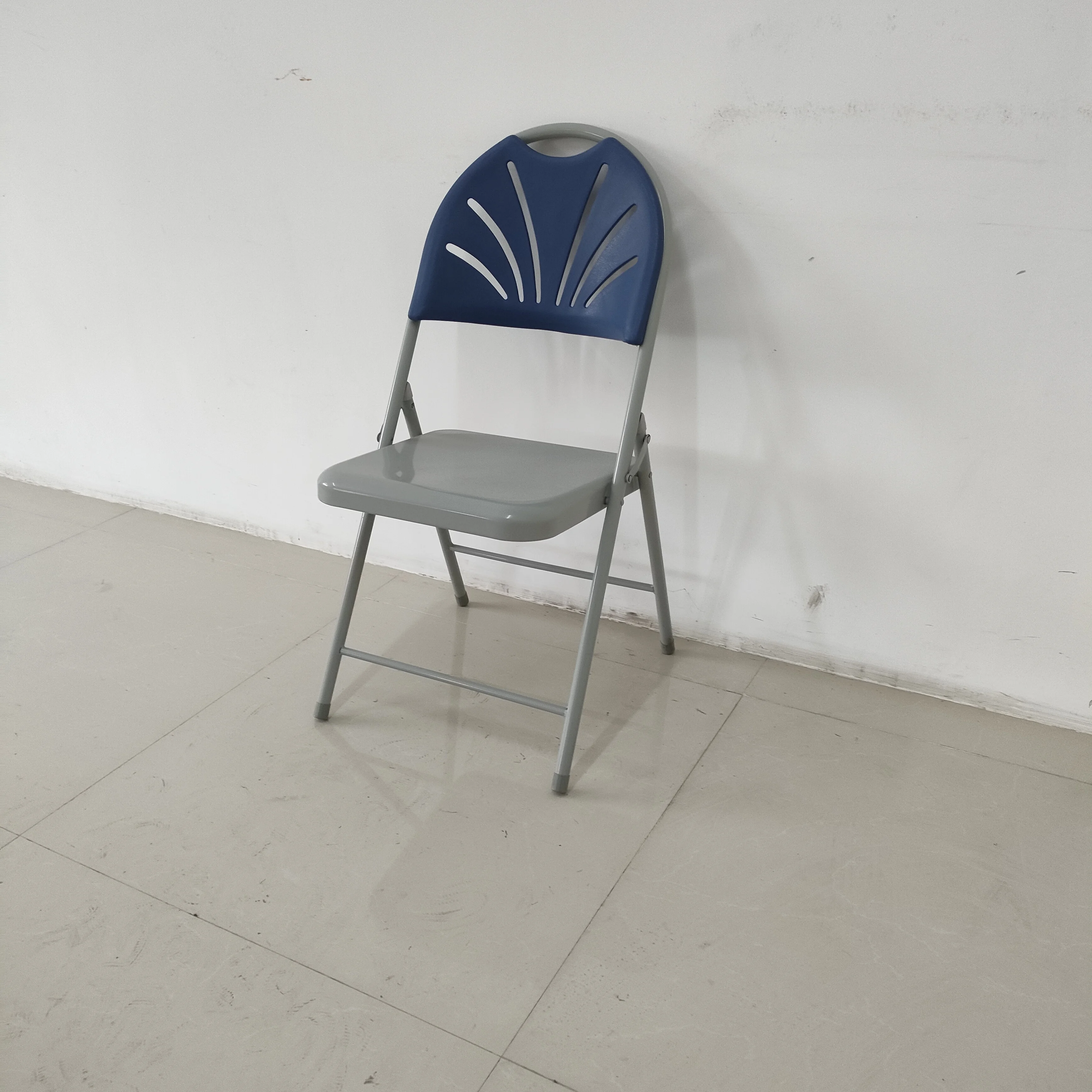 China manufacturer cheap furniture backrest metal padded folding dining chairs indoor chair