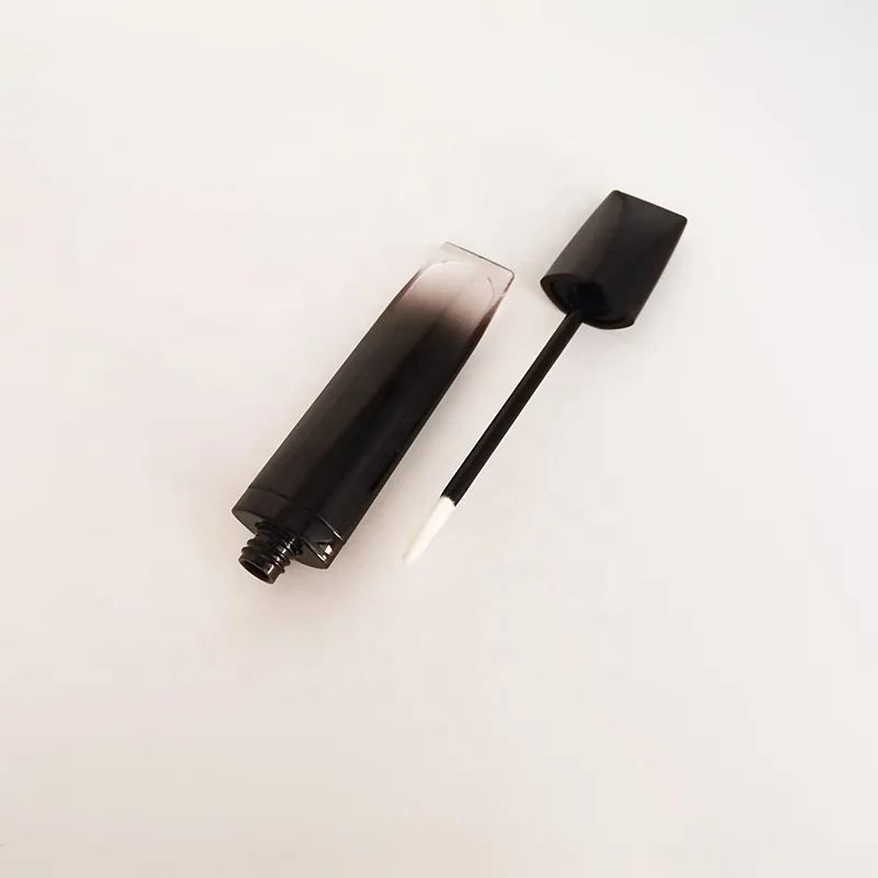  Новое поступление блеск для губ плоской формы черная трубка блеска с аппликатором