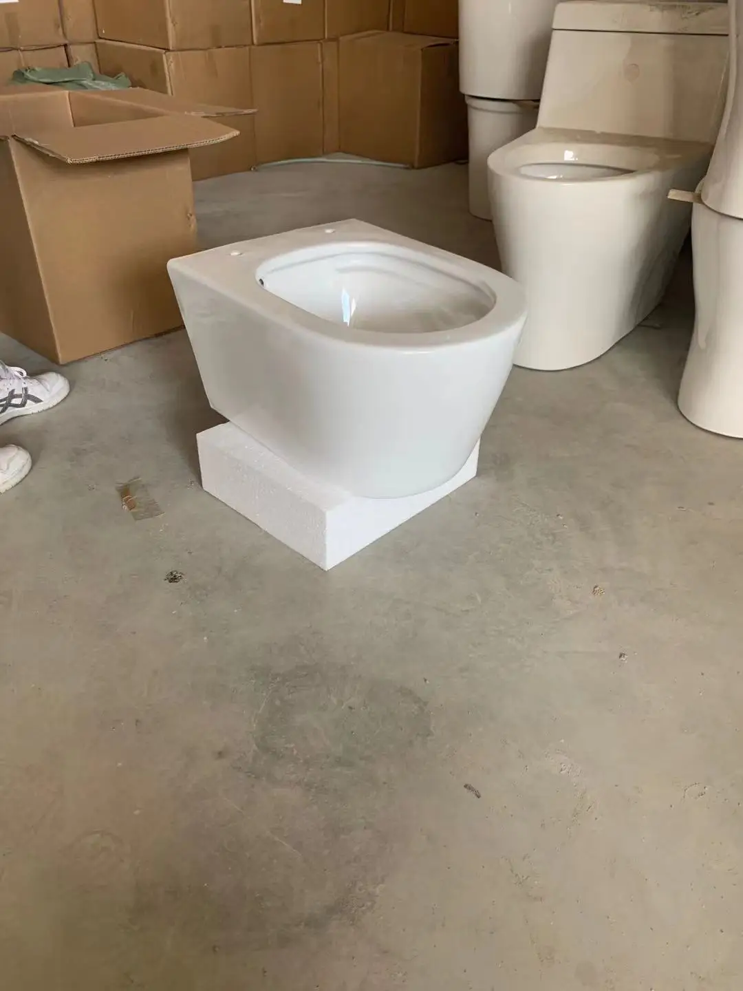 European standard ceramic wall hung toilet
