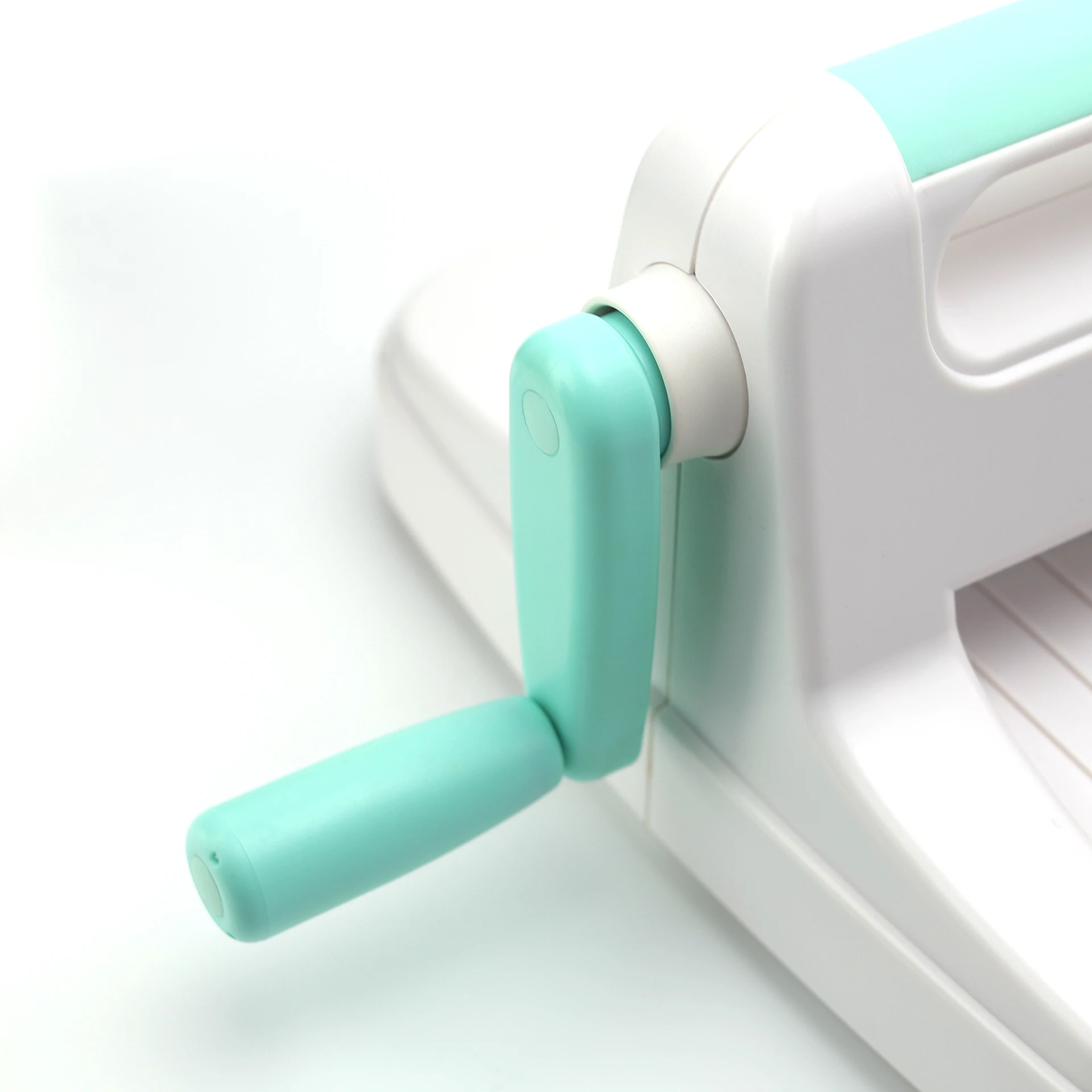 26042 A5 Manual Die Cutting and Embossing Machine for Scrapbooking and DIY Crafts Easy and Precise Crafting Tool