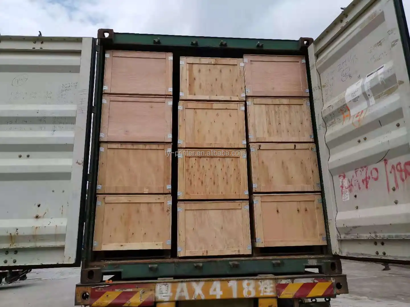 container loading 04.jpg