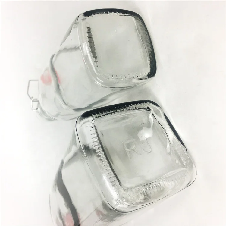 Wholesale 500ml 1000ml square glass beverage bottle with swing top lid