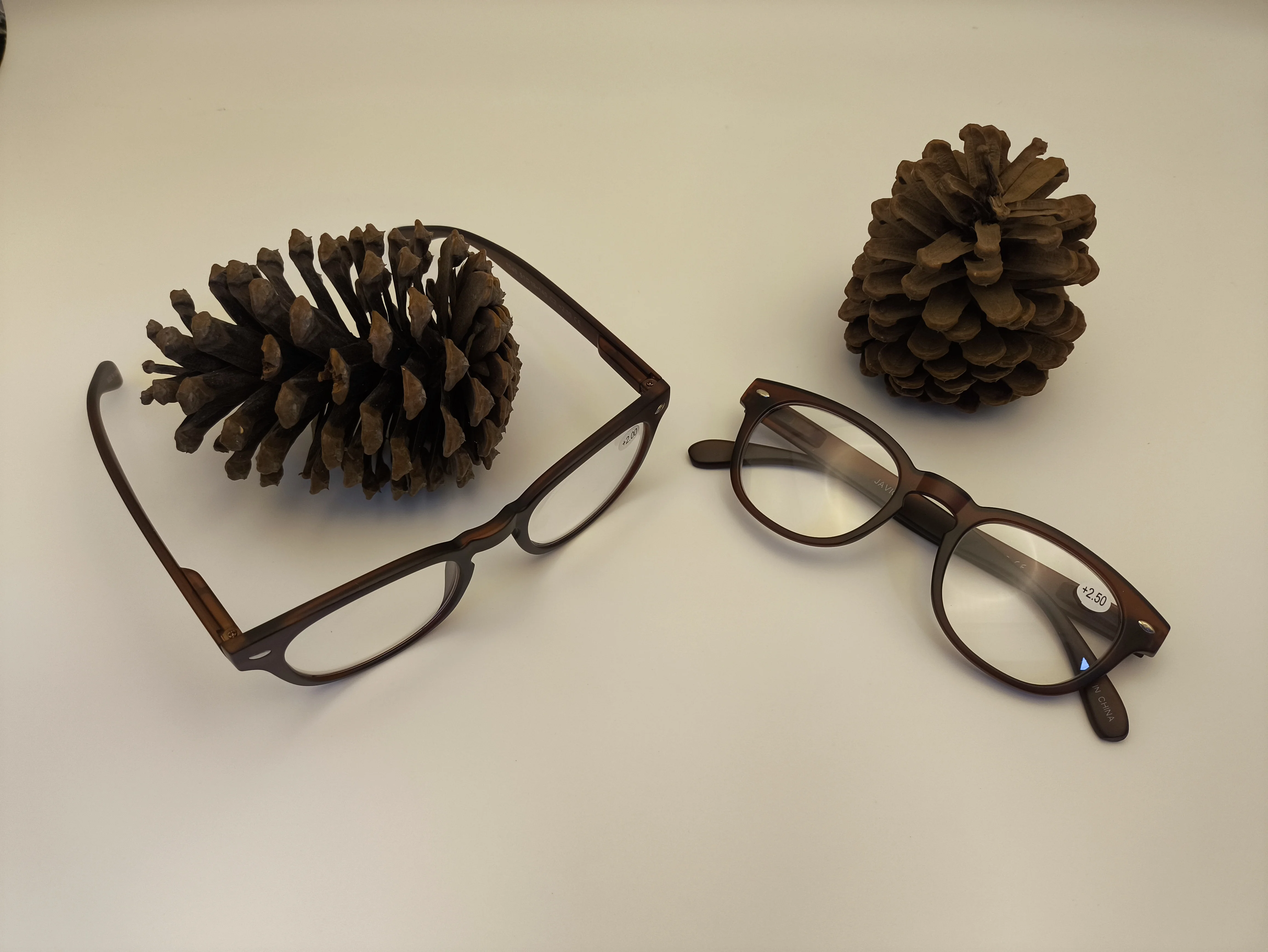 2024 Hot Sale Fashionable Slim PC Frame Reading Glasses for Men and Women Portable Thin Retro Presbyopic Eyeglasses