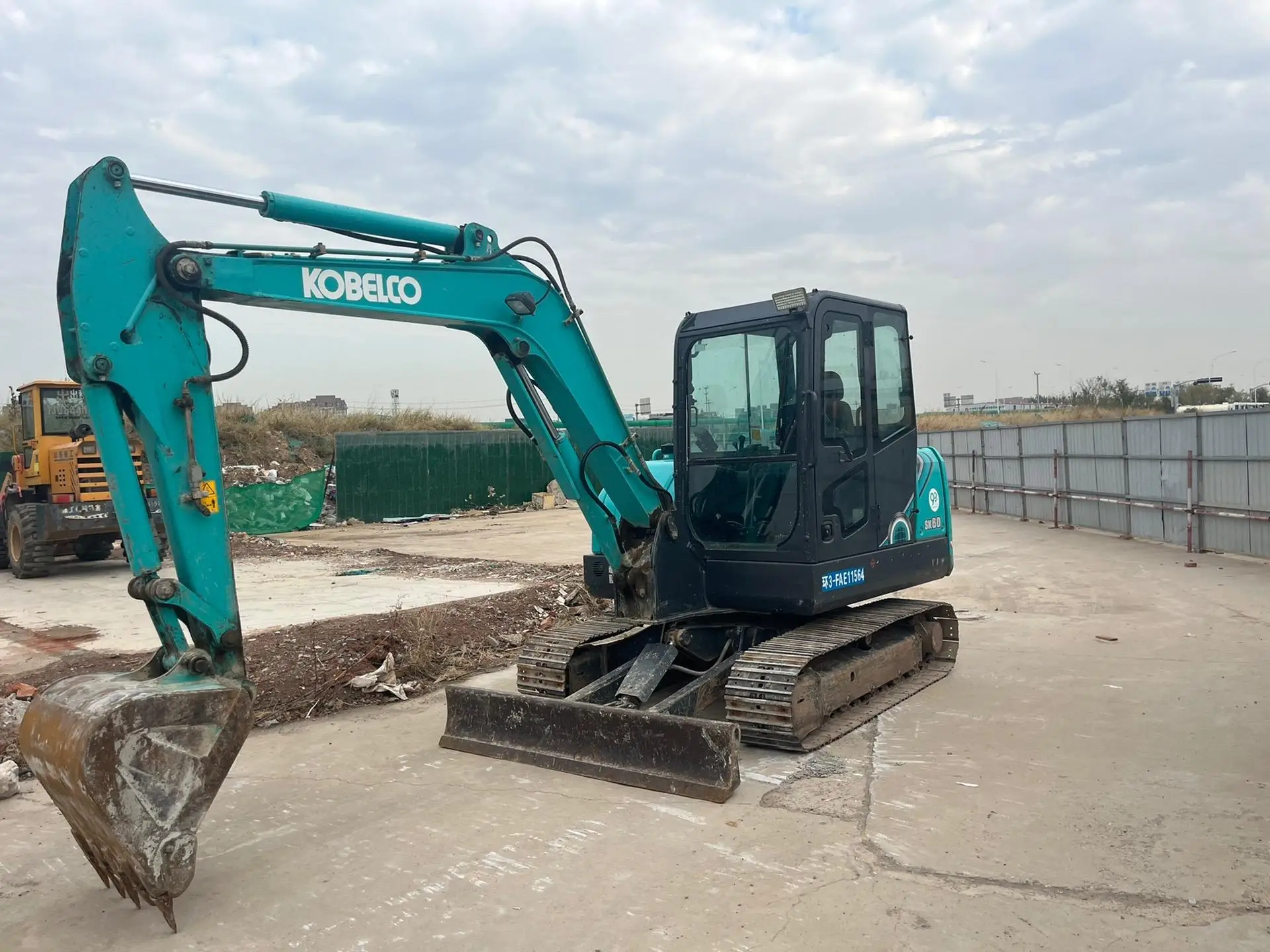Used with Japanese original packaging excavator KOBELCO sk60 KobelCO SK60-10 6tons Used excavator KobelCO SK-low working hours