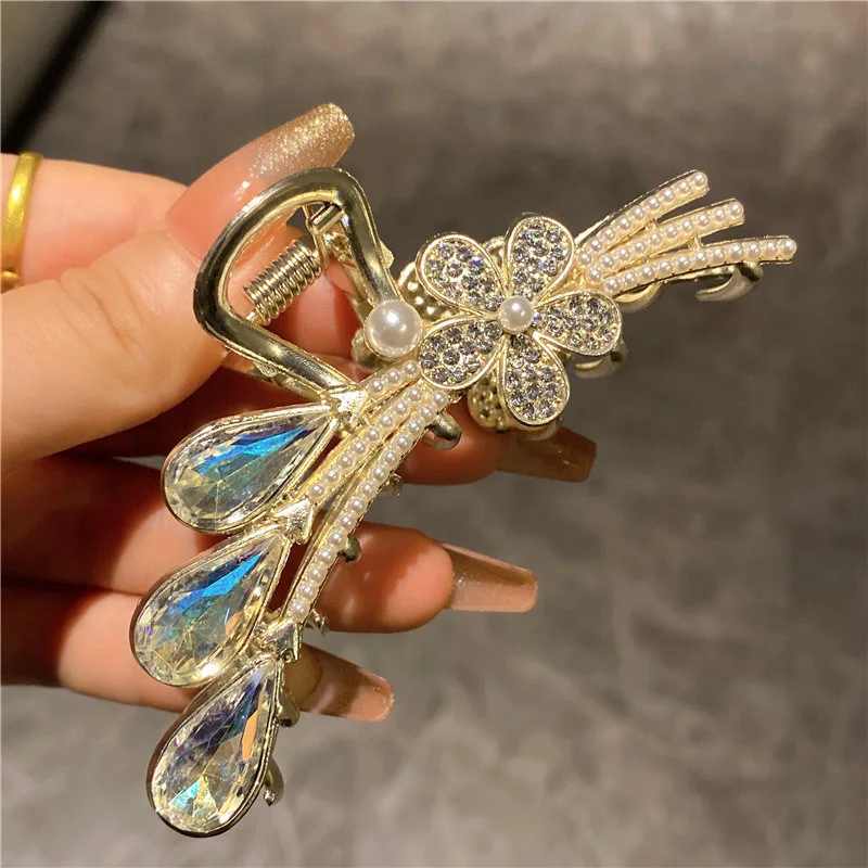 Fashion Shinny Crystal Flower Hair Clamp Exquisite Super Fairy Hair Barrettes Shark  Women Updo Back Head Hair Claws