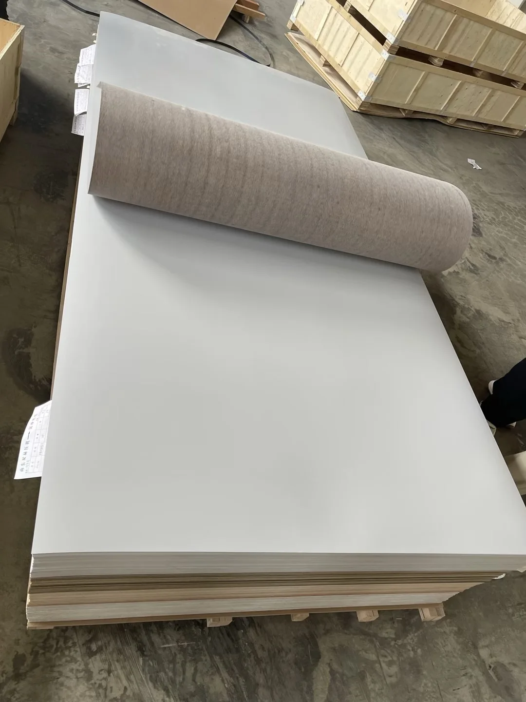 High-Quality HPL Laminate Boards - 3mm, 5mm, 12mm Formica Sheets for Office Interiors