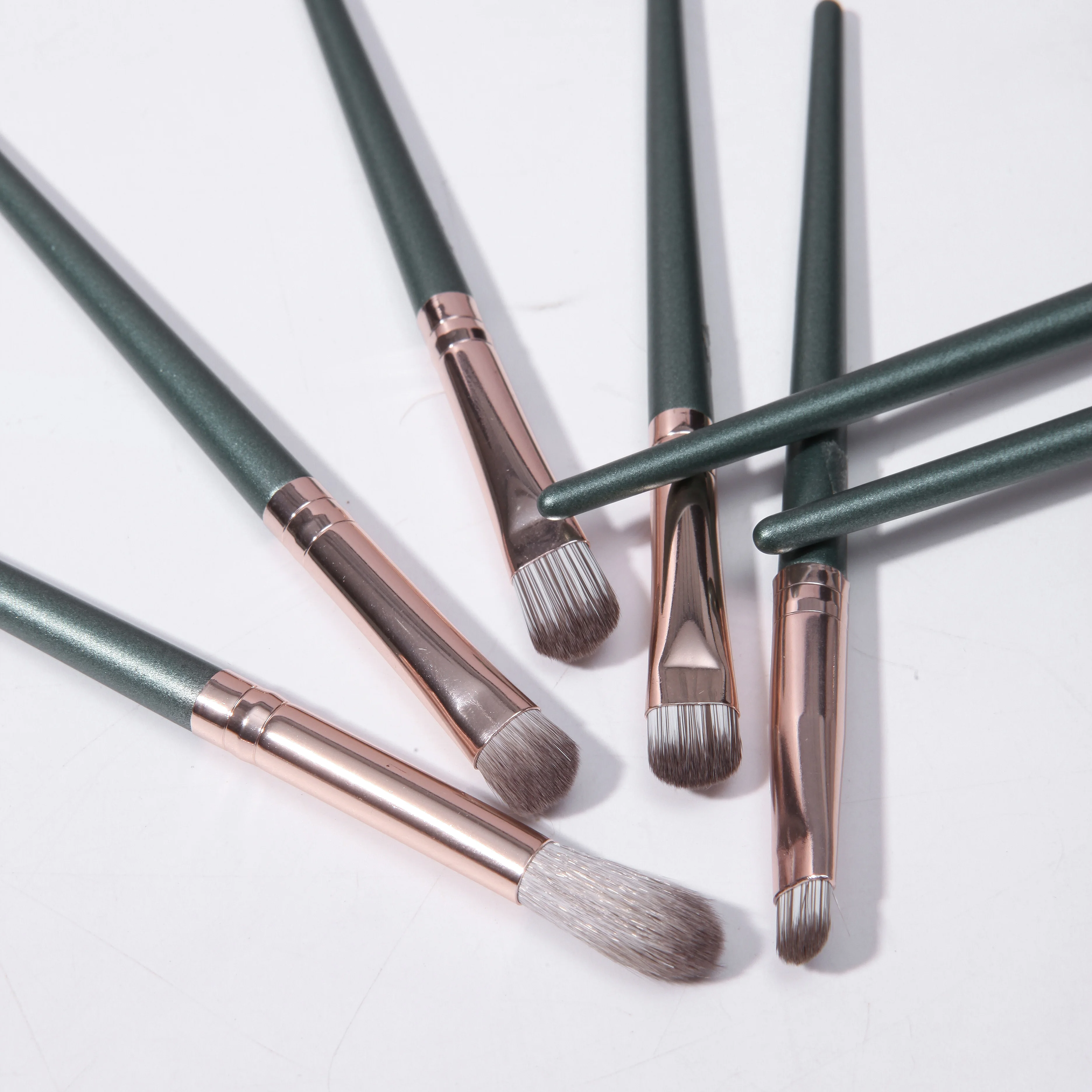 2022 New Makeup Brush Set Vegan Green wooden handle Makeup Brushes High Quality Beauty Tool Wholesale