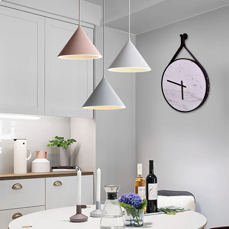 Creative Minimalist Wall Clock for Living Room Modern Simple Fashion Home with Quartz Display Needle Online Celebrity Motive