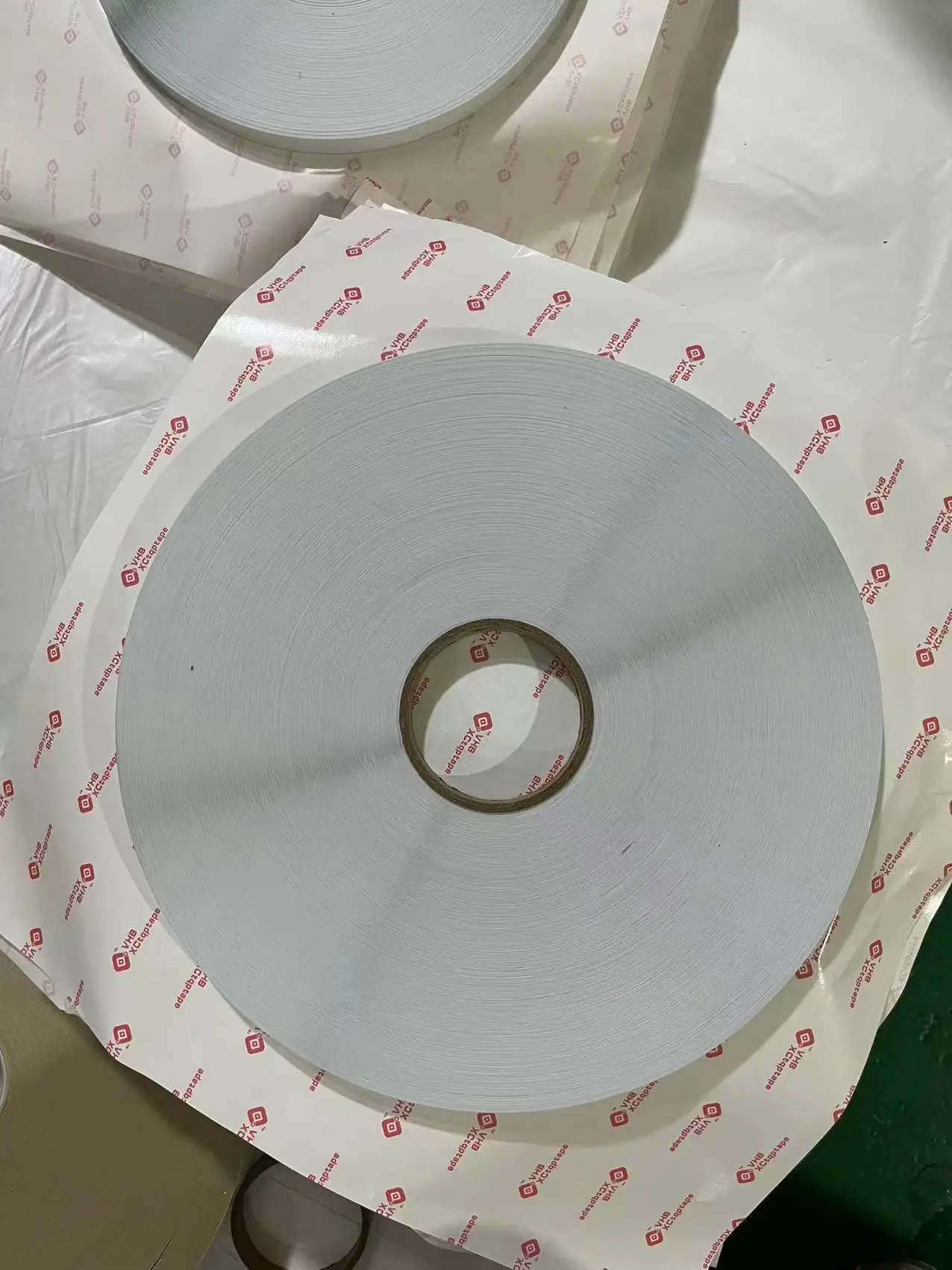 500 meters Double-sided tissue tape solvent double-sided self adhesive paper tape for machine use envelope strip