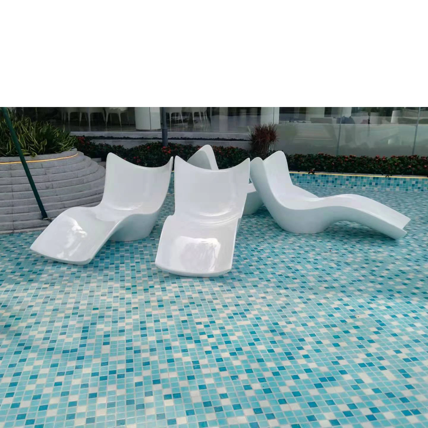 Factory Direct Sale Modern Hotel Beach Swimming Pool Chaise lounge Patio Set Garden Lounge Outdoor Furniture Plastic Sun Lounger