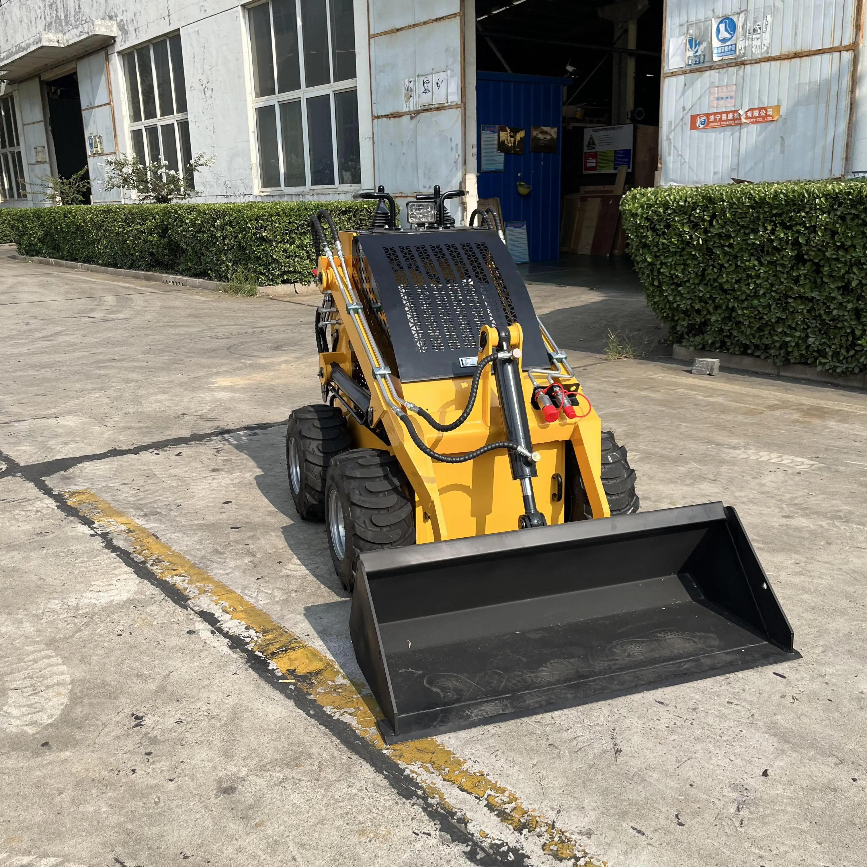 High Quality Earth-moving Mini Skid Steer Loader Mini Wheel Loader Front End Loader