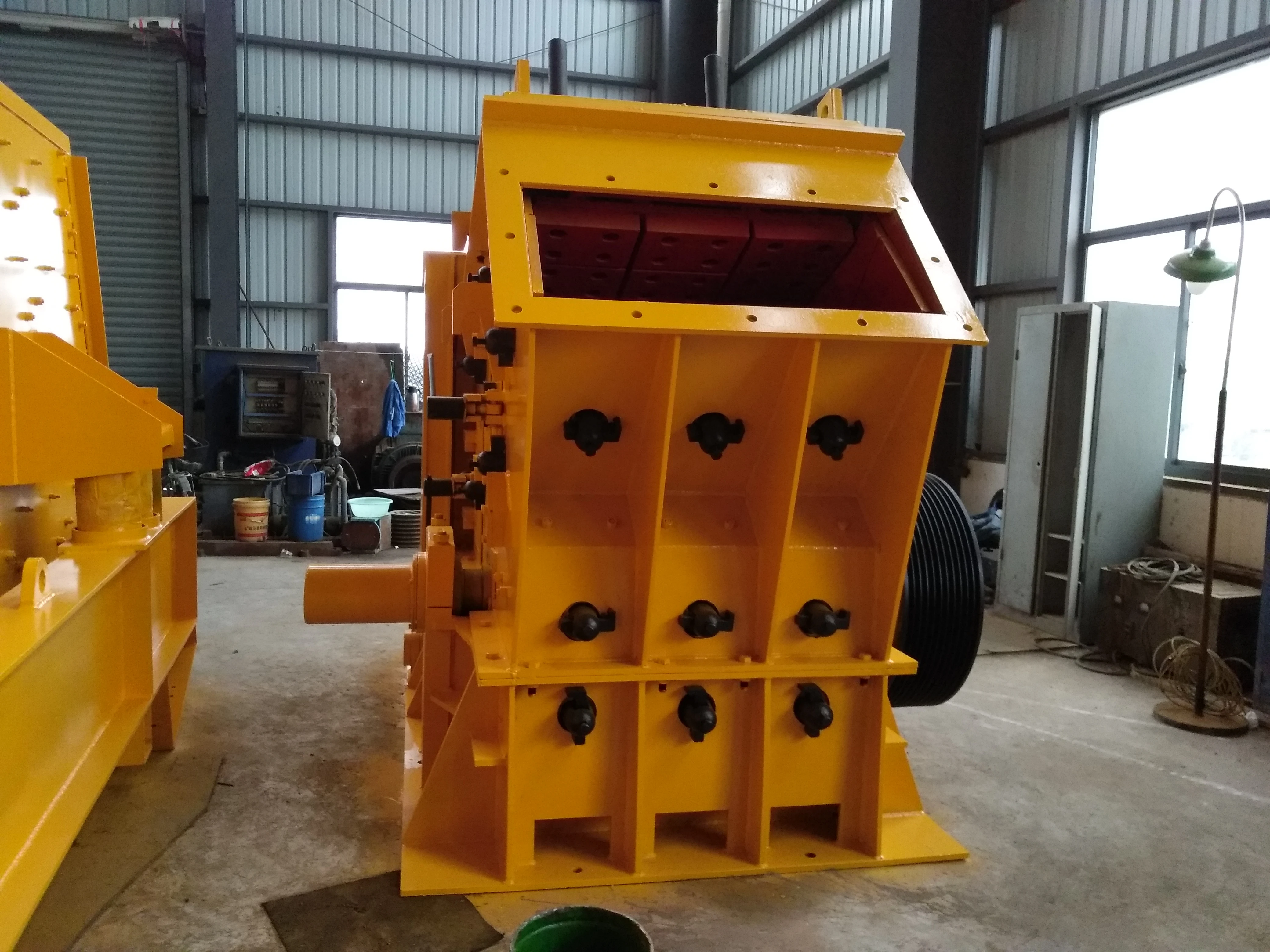 China Famous Sand Production Line Impact Crusher Basalt Crusher Plant Line Impact Crusher