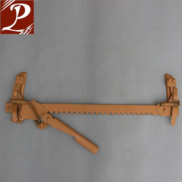 Fence wire stretcher for barbed wire