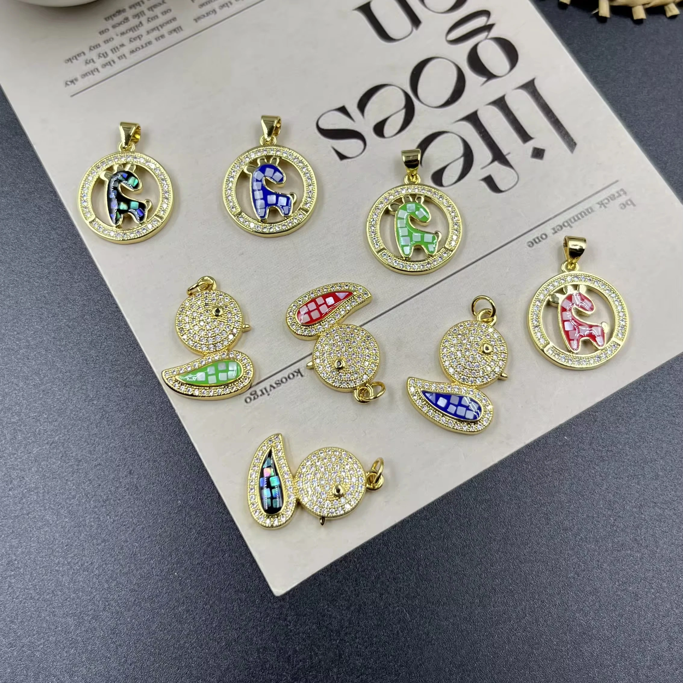 Brass Gold Duck Pendant 18k Gold Plated Colorful Seashell Giraffe Shape Pendant Fashion Jewelry For Women