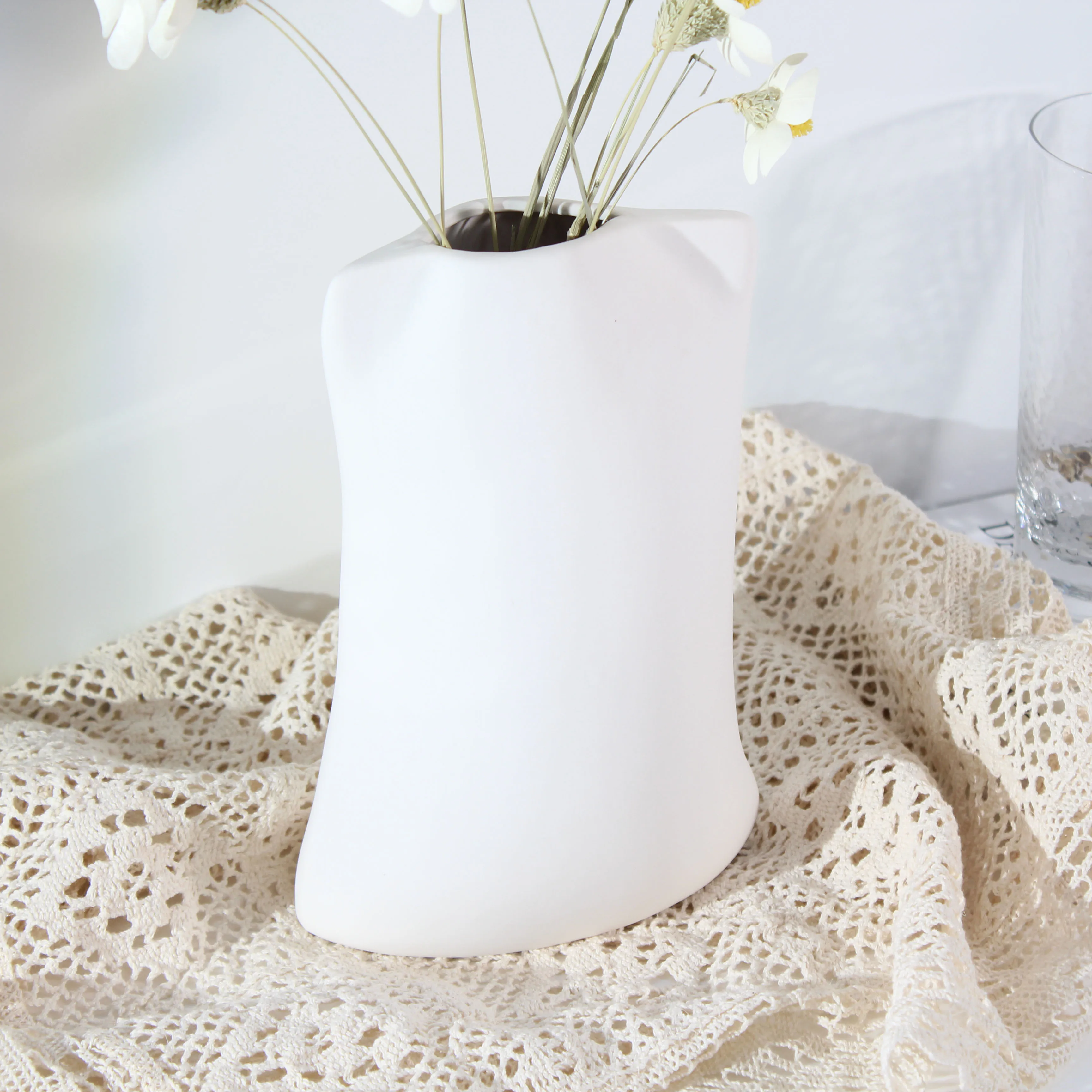 YBH Minimalist Ins Home Accessories Vases Home Tabletop Vase Tabletop Decor Nordic White Vase