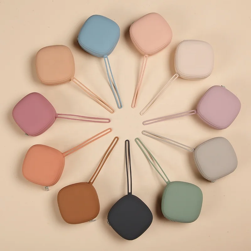 Wholesale BPA Free Soft Teething Toy Dummy Clips Pacifier Case Silicone Baby Pacifier Holder
