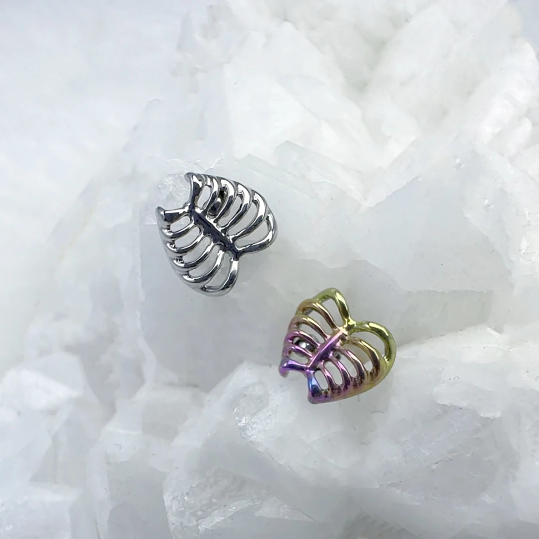 Calendo ASTM F136 Titanium Earring Piercing Jewelry Heart Skeleton Ribs Internally Threaded Titanium Labret Body Jewelry End