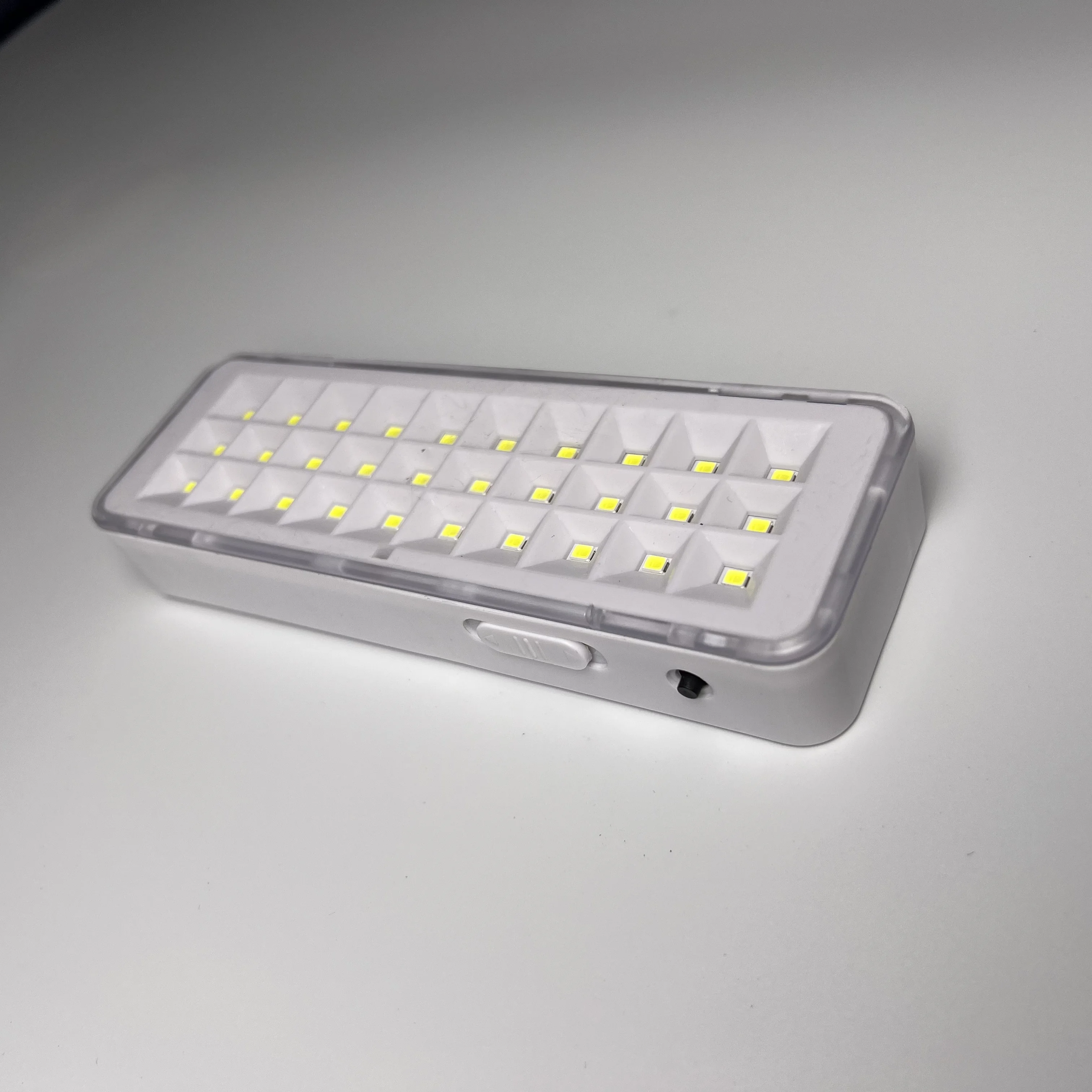 Factory Price CE 2-Year Warranty Rechargeable Led Emergency Light Lithium Battery 2 3 4 5 6 7 8 9w