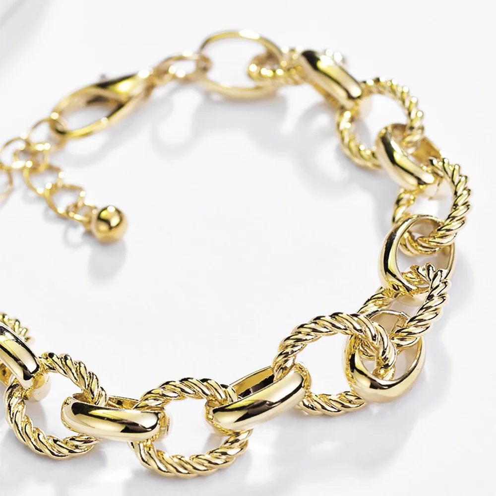 18K Gold Retro Hip-Hop Cuban Bracelet Simple Fashionable Unisex Accessory for Weddings Parties Festivals Gift for Men Women
