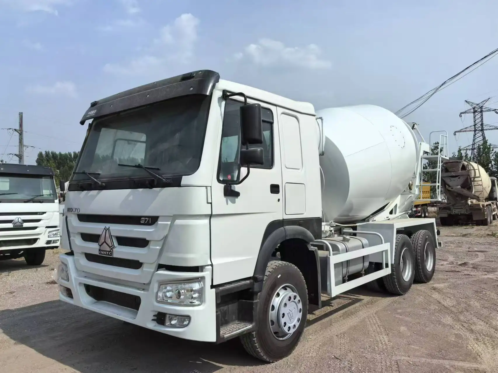 Sophisticated Technology Used HOWO 6 Cubic Yards Cement Concrete Cement Mixer Truck