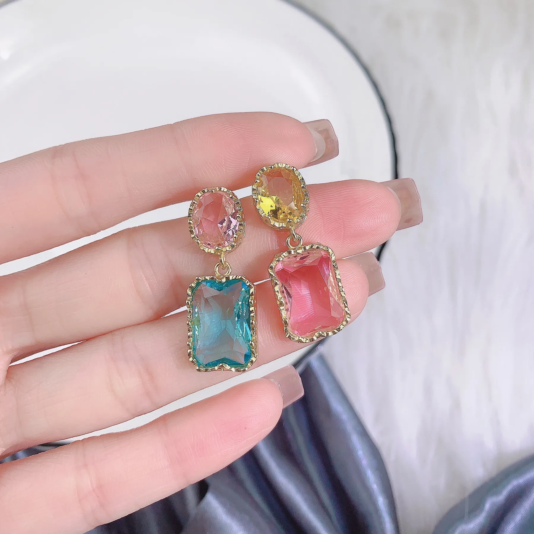 Wholesale Luxury Vintage Baroque Pearl Dangle Earring Crystal Glass Stone Pearl Drop Earring For Women Jewelry