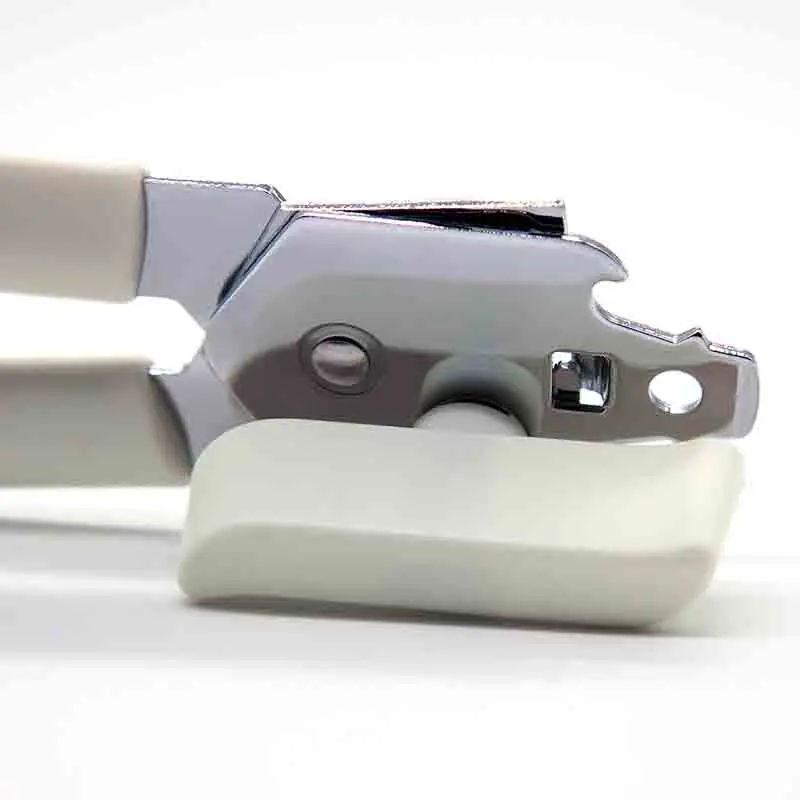 Sharp Cutting Blade Manual Can Opener with Ergonomic Handle