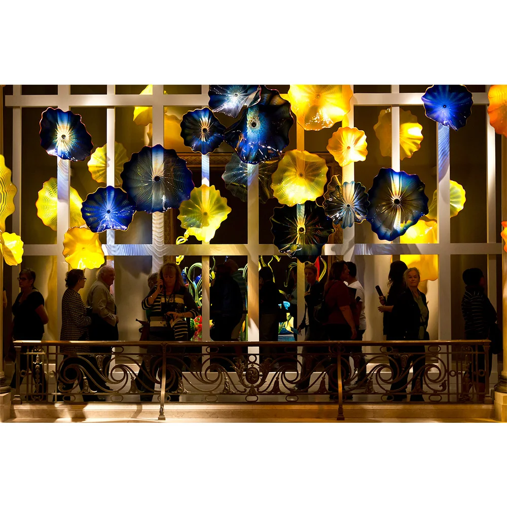 Modern chihuly custom murano glass wall plates round lotus flower shaped hand blown colourful glass plates wall decoration