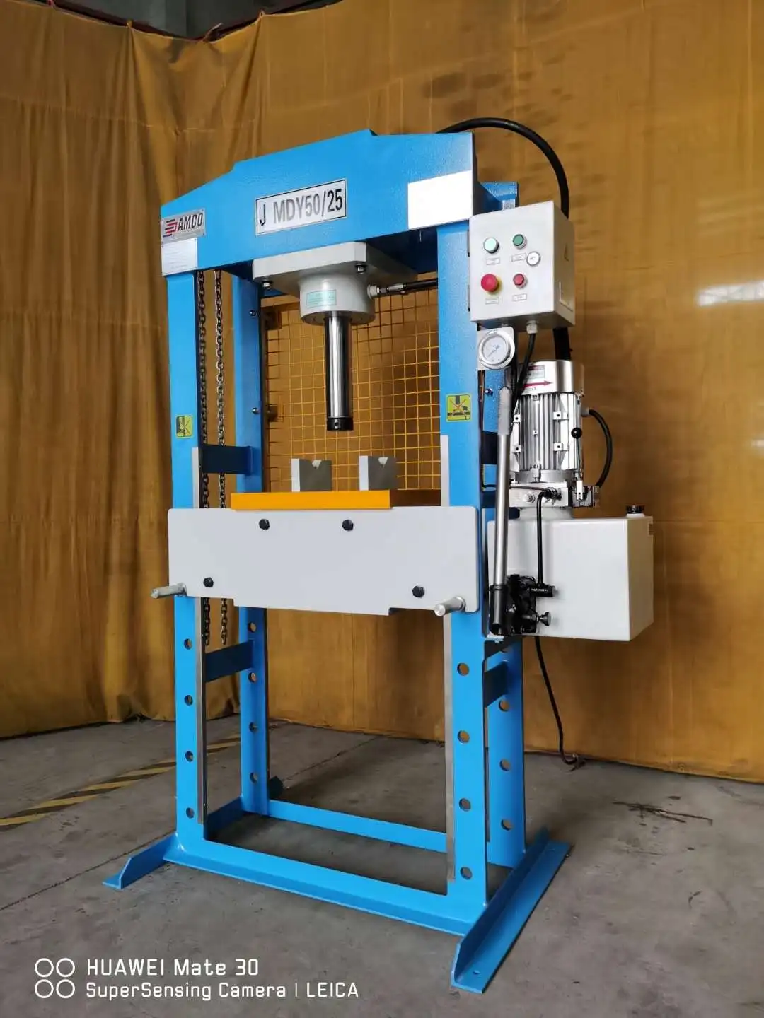 JMDYy series manual hydraulic press with adjustable table beam