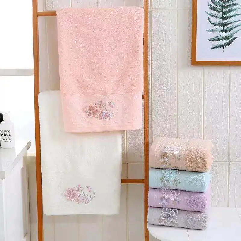 
hot sale Hajj gift towel with boder comb cotton high quality jacquard bath towel with flower embroidery logo 32s/2 