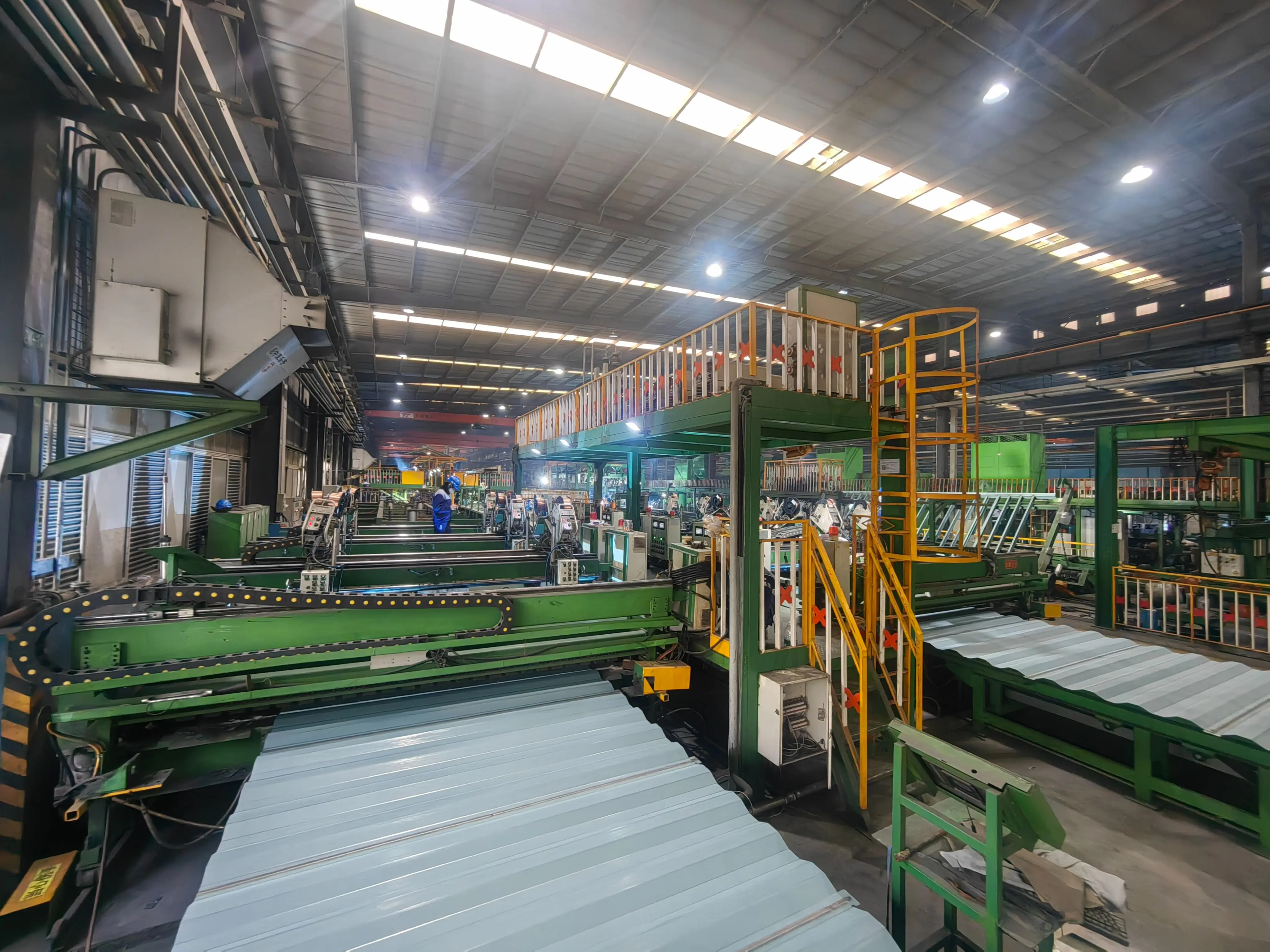 Competitive price container side panel and top panel production line equipment