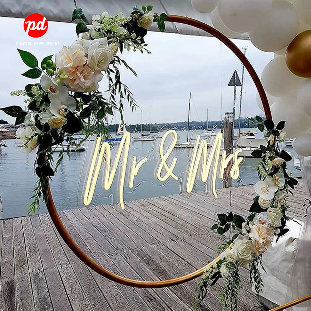 LED electronic neon sign, Mr & Mrs neon signs for wedding / party decorations