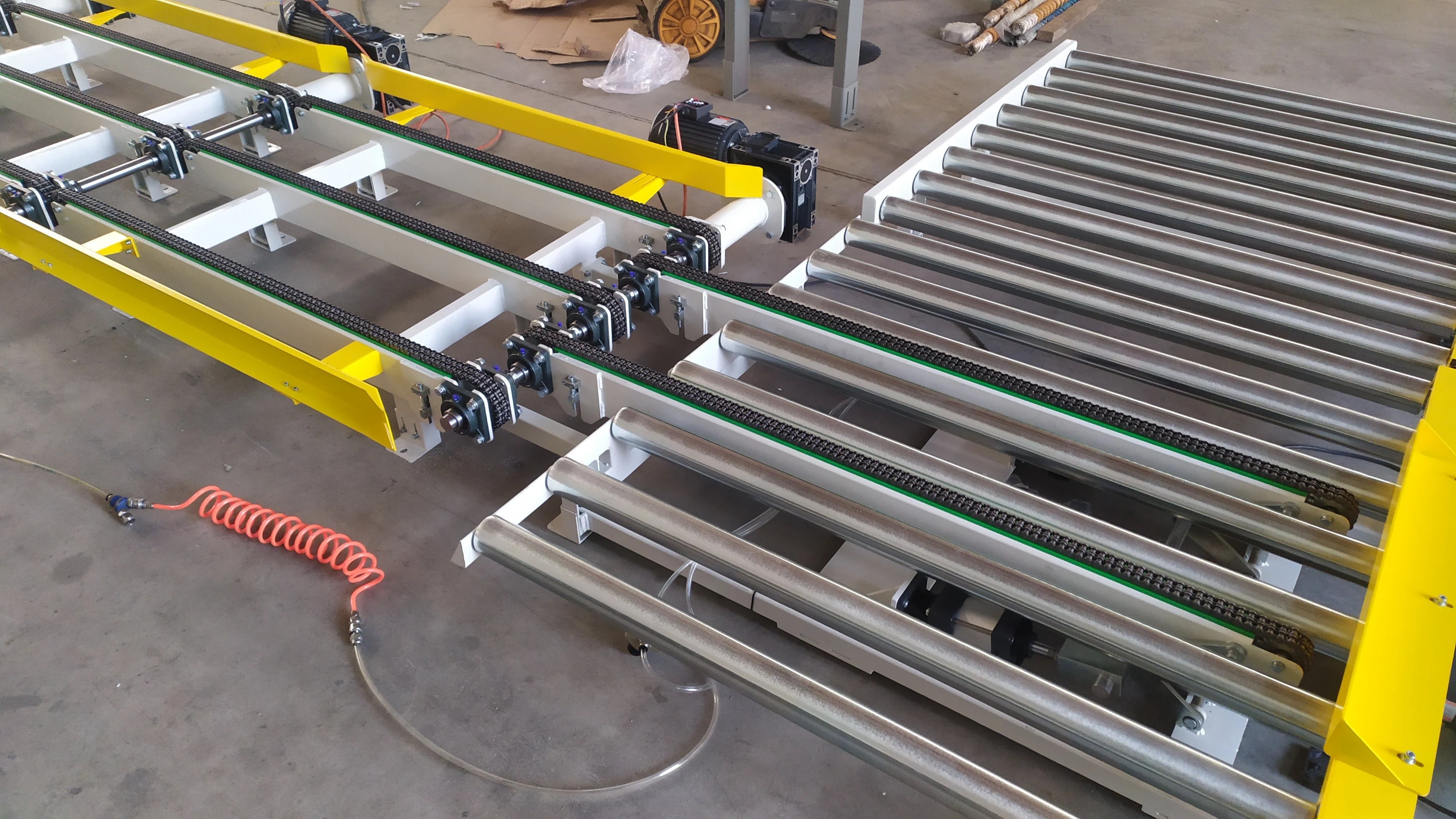 Pallet Conveyor Chain/Roller Conveyor System
