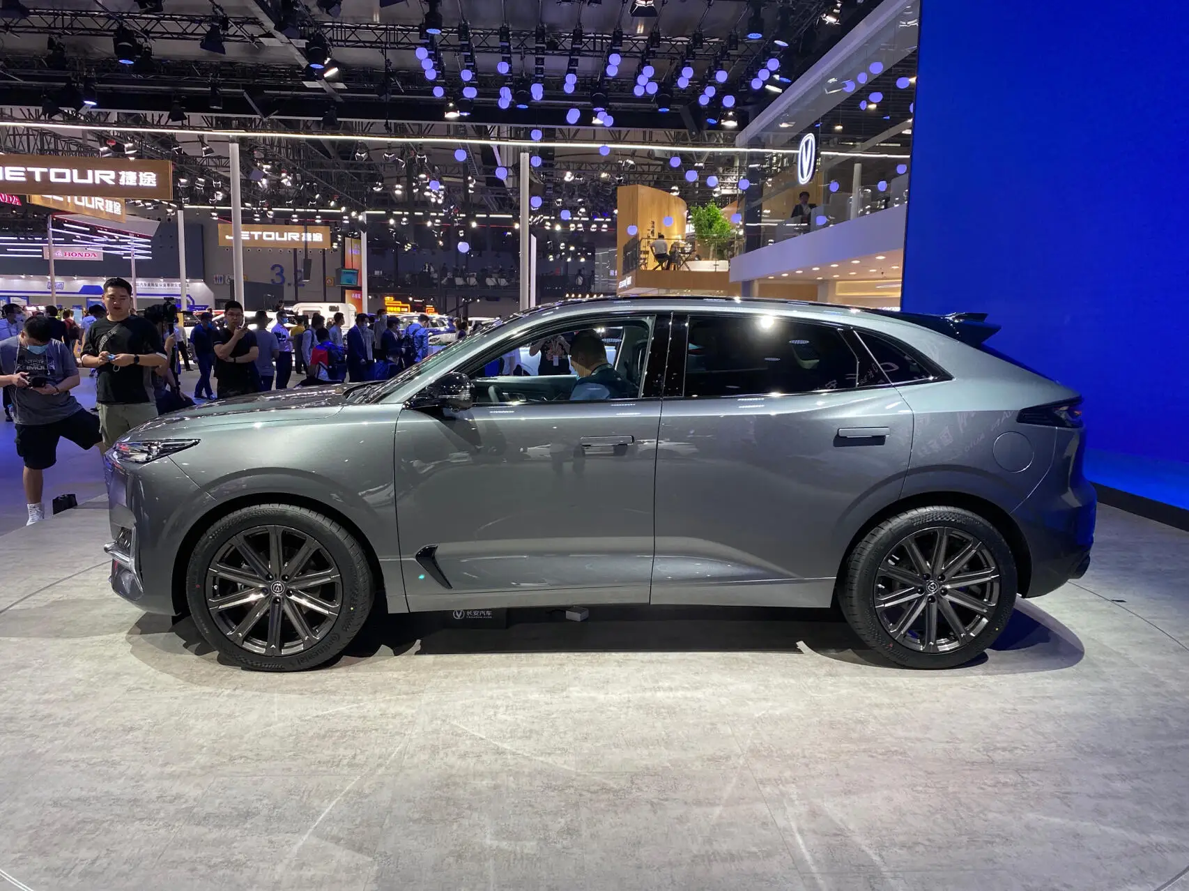 2024 электрический автомобиль Changan Uni-k класса люкс по низкой цене 2023 shangan uni k 2 0 t 4 колеса новый бензиновый внедорожник