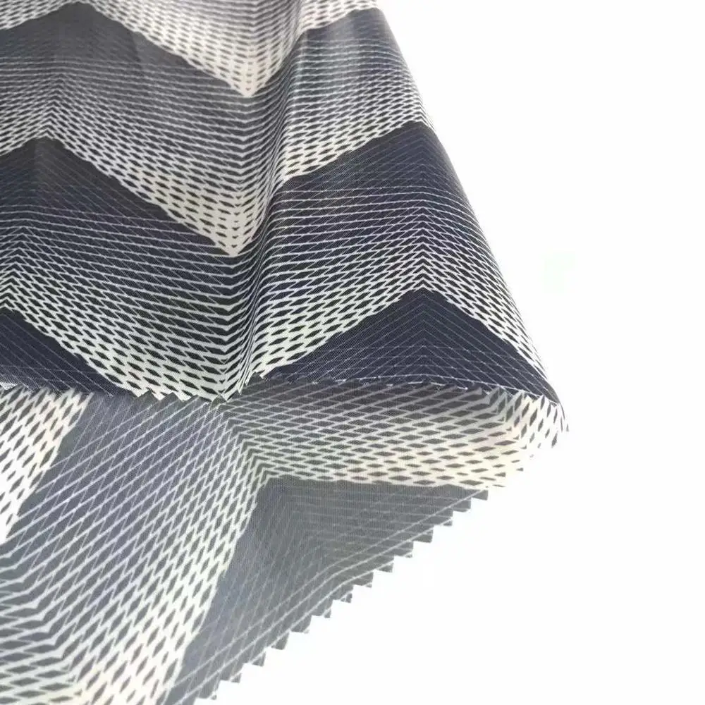  Ткань с принтом тафты 230T масляным покрытием для швейной одежды