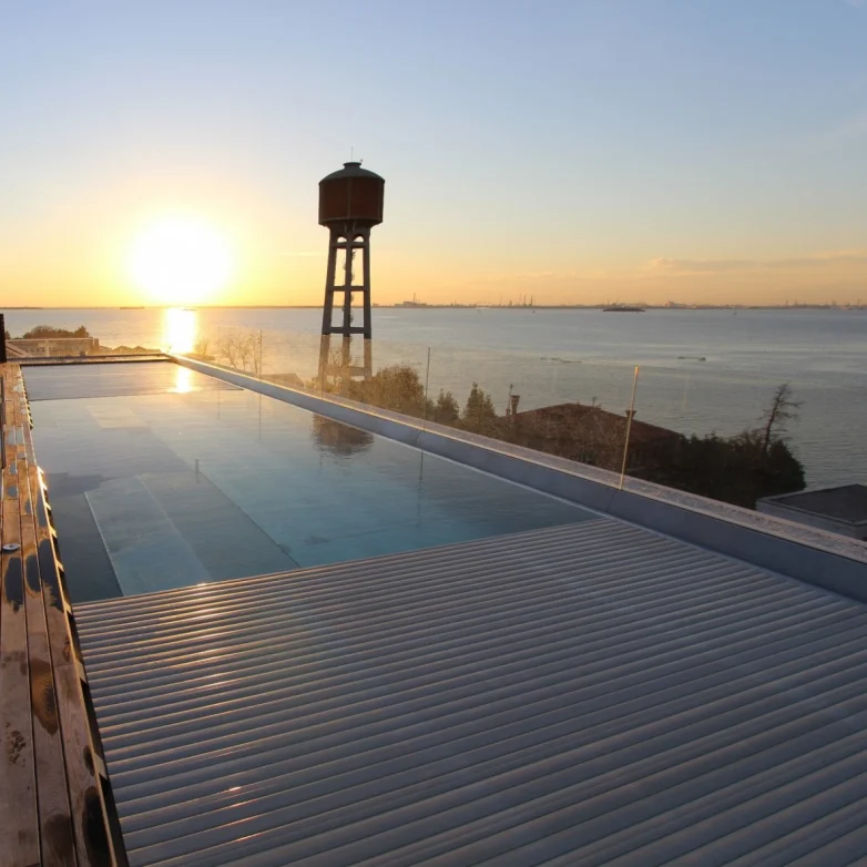 5Years warranty Cheap Price Automatic Solar Swimming Pool Covers with IP68 Waterproof Motor for above ground pool