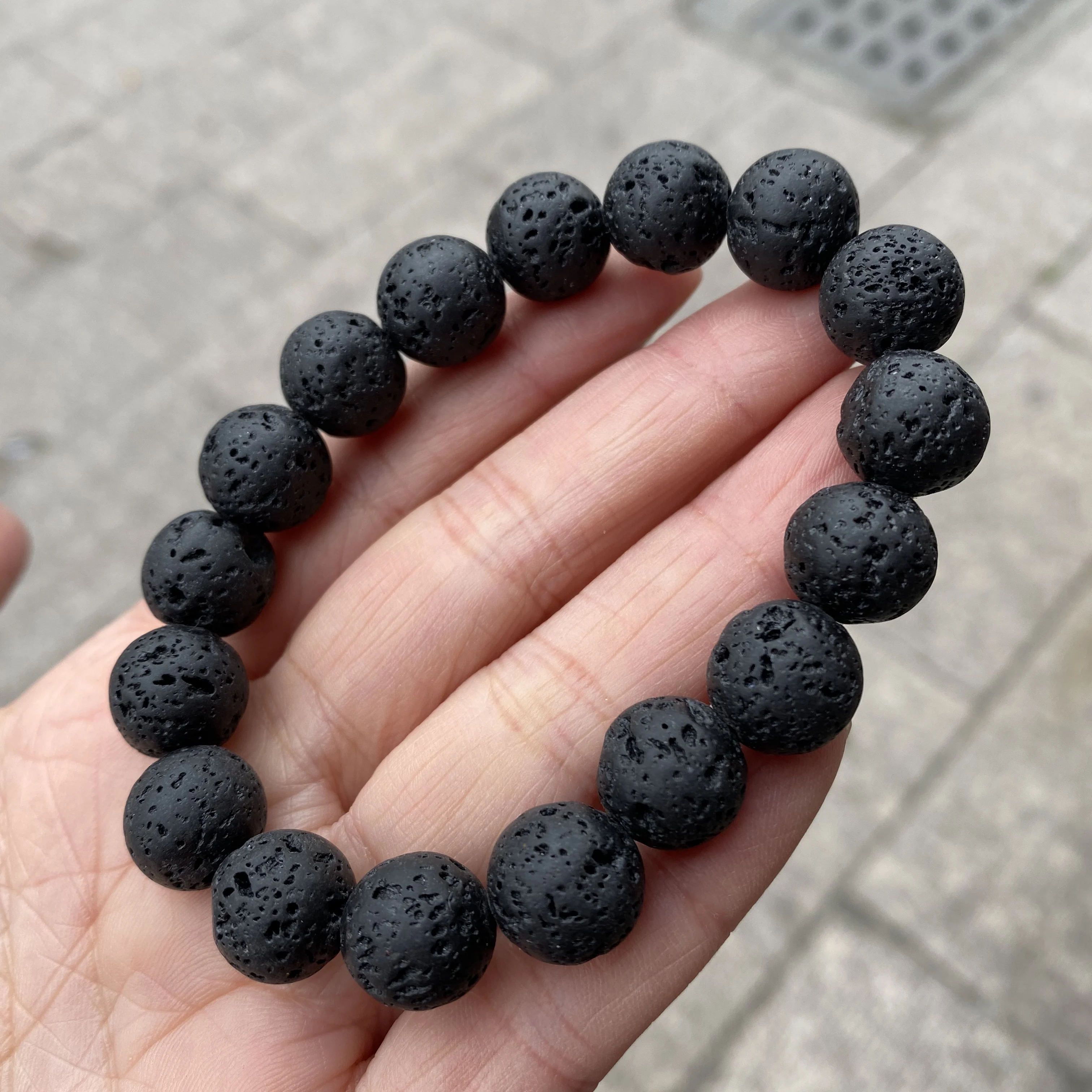 Wholesale Handmade Classic Natural Stone Elastic Bracelet 6/8/10/12mm Round Black Lava Bracelet for Essential Oil Diffuser