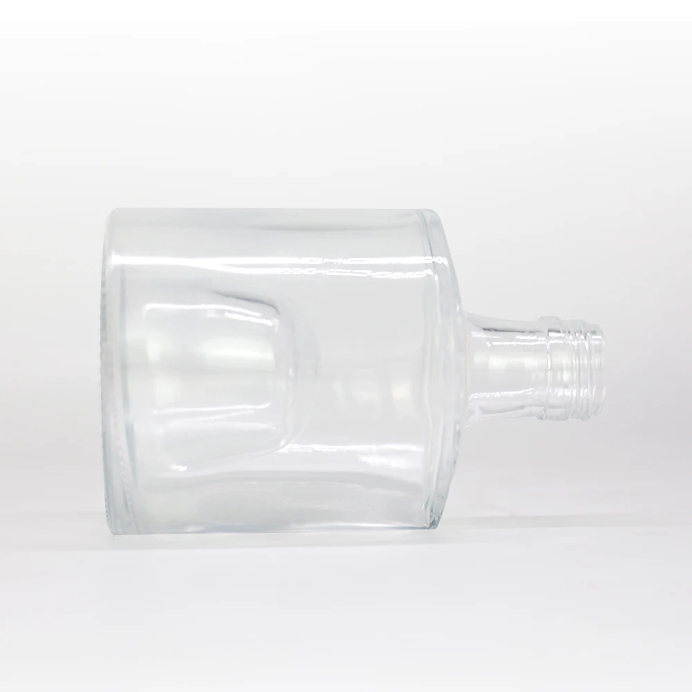 High Quality Empty Premium Flat Shoulder Wholesale  250 Ml  Organic Thick Bottom Vodka Liquor  Tequila Glass Bottle