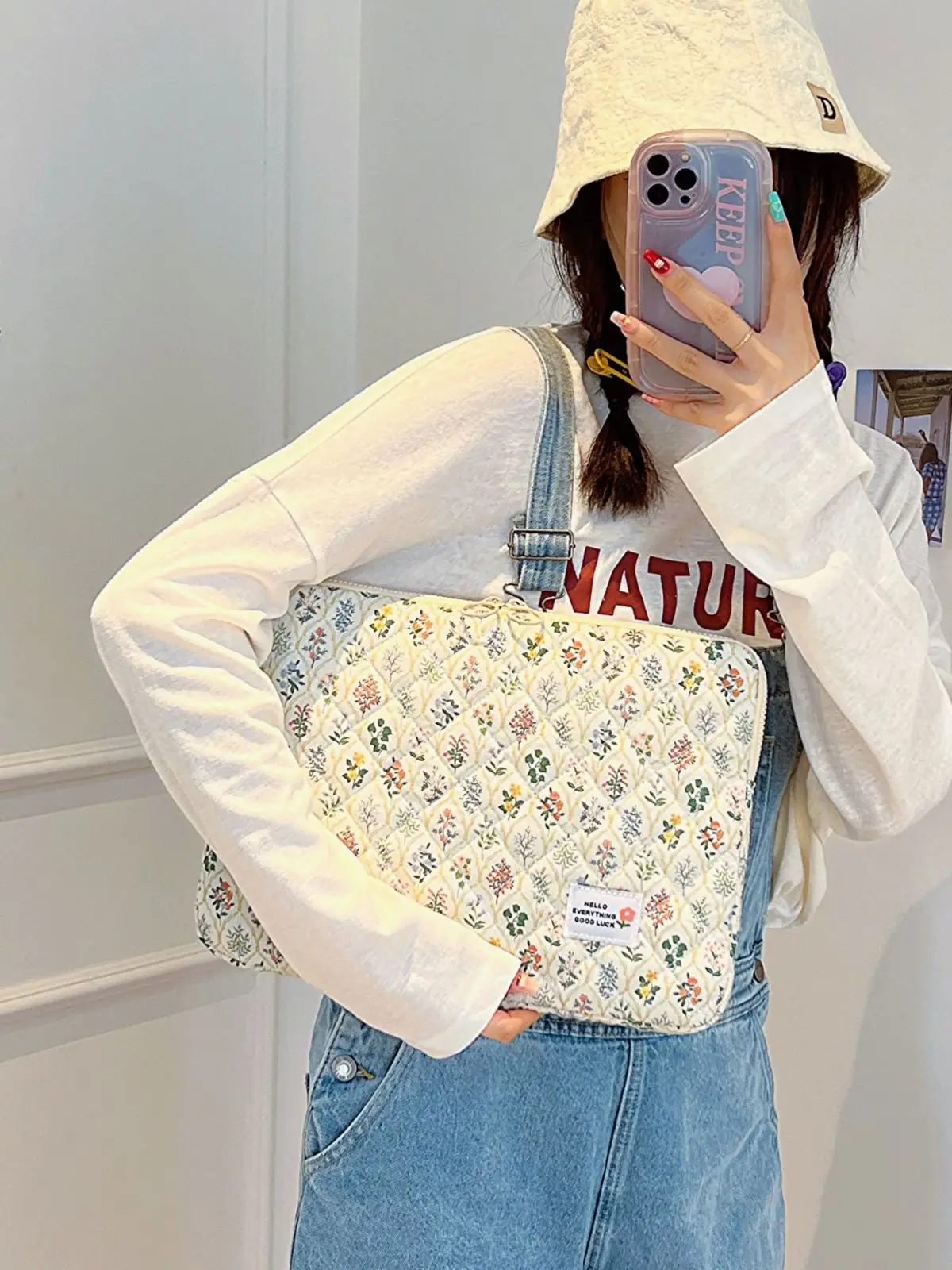 Wholesale fine prints with tulip leaves, shock-proof laptops, large tablet sleeves  business