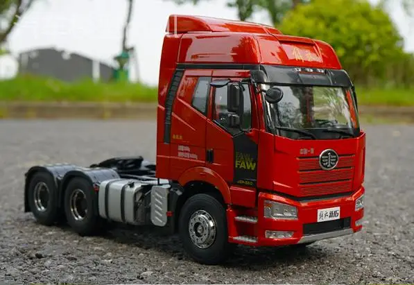 
1:24 original factory liberation car model J6 traction engineering tractor alloy model 