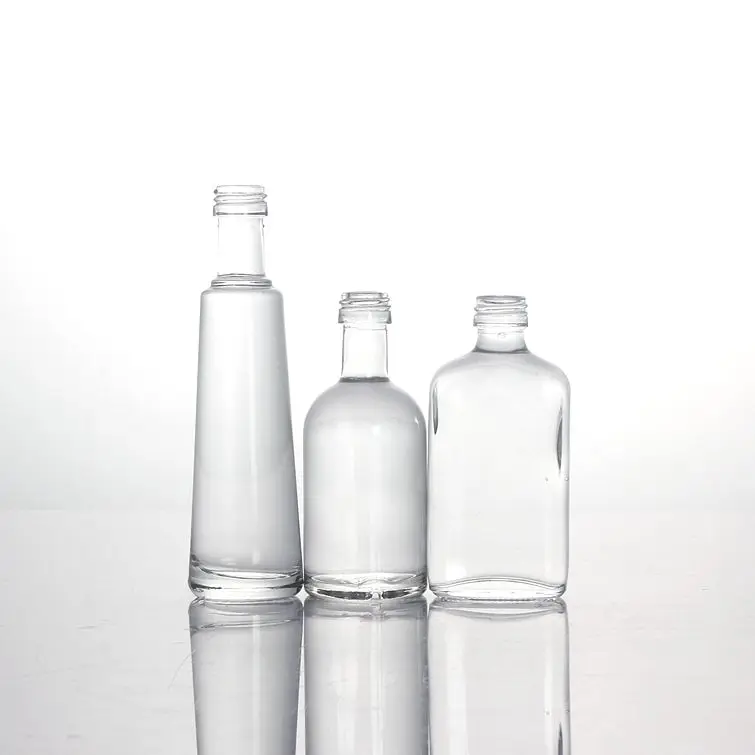 Индивидуальные прозрачные стеклянные бутылки 50 мл 5cl для водки Джина бренди текилы с алюминиевыми