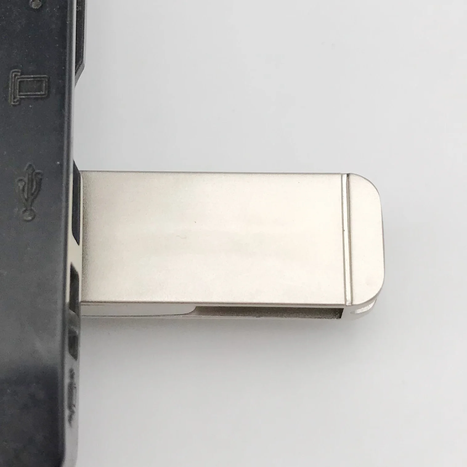 Value to buy business gifts custom creative rotating silver metal portable hidden memory stick