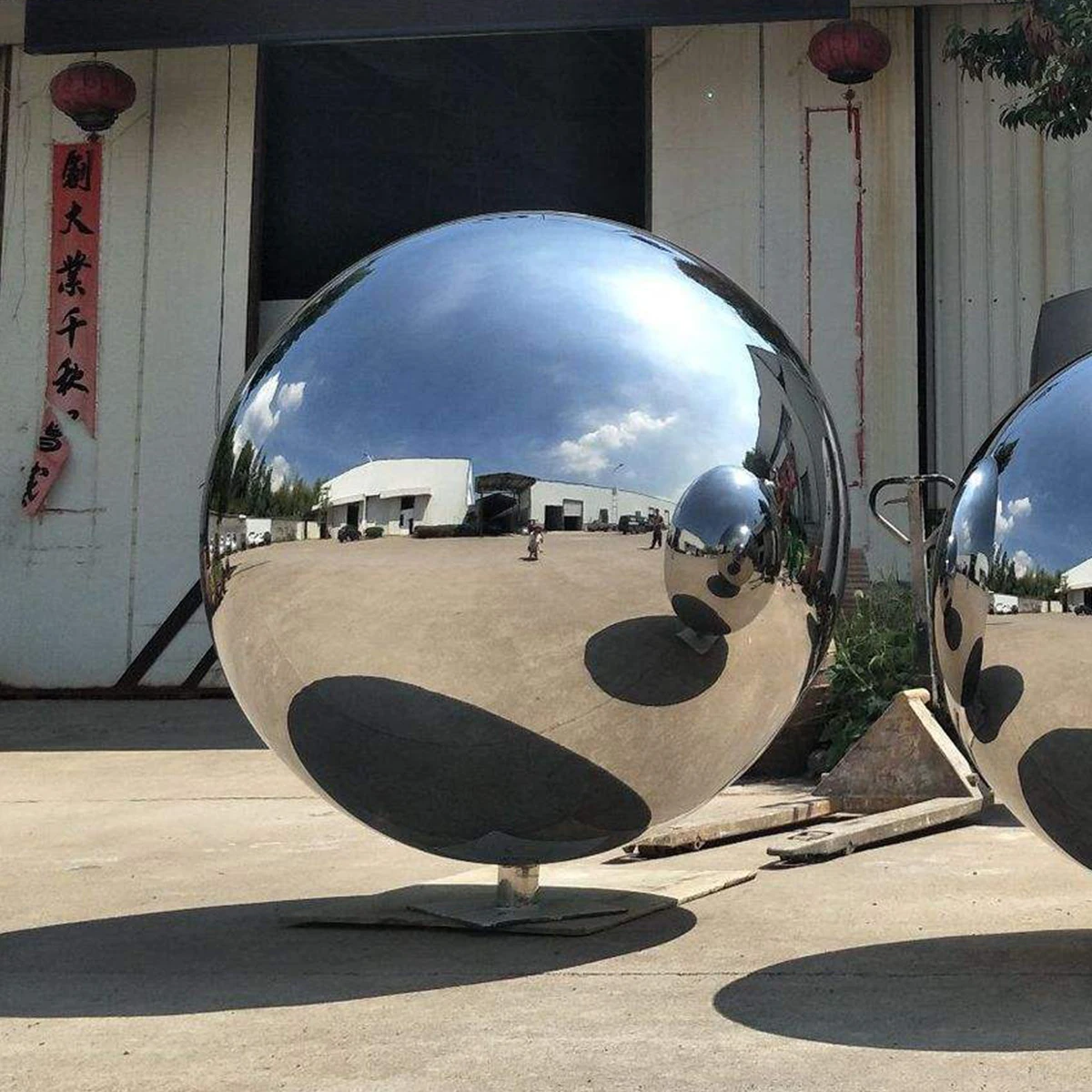 Supply 304 large round chrome stainless steel ball hollow metal sphere for sale