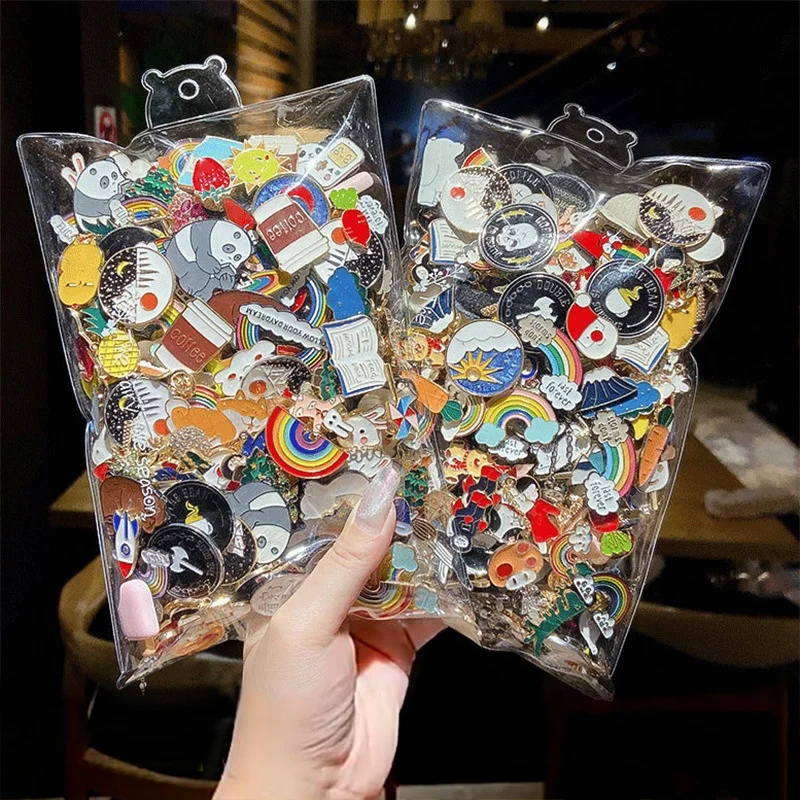 Wholesale cute cartoon brooch pin metal enamel child women cute decorative alloy brooches