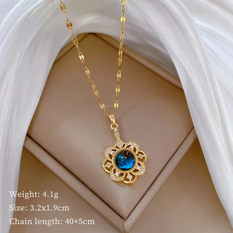 DAIHE Fashion 18k Gold Plated Starry Planet Stainless Steel Necklace Zircons Astronauts Moon Saturn Necklace for Women