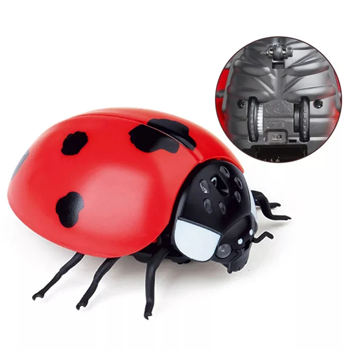 Novelty Gag Toy Simulation Insects Ladybug Flying Bee Cockroach Beetle Infrared RC Plastic Toy Remote Control Animal Pranks Toy