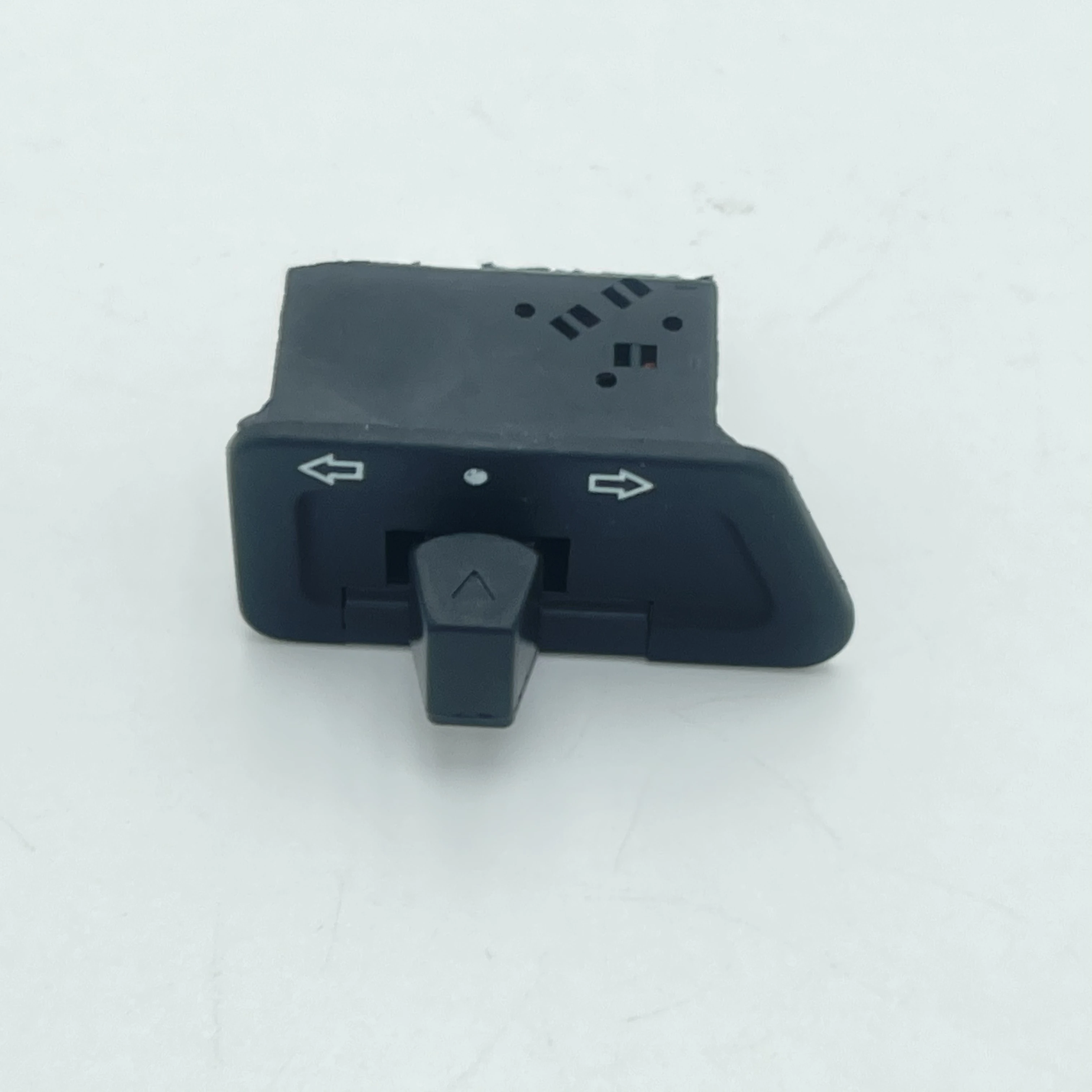 China Supplier Start Stop Turn Signal Horn Headlight Tail Light Fog Lamp Click Push Button Switch For Motorcycle Scooter
