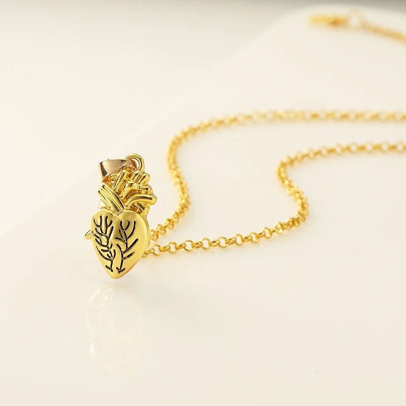 New fashion personality jewelry gold heart a pair of necklace couple alloy necklace manufacturers hot sales